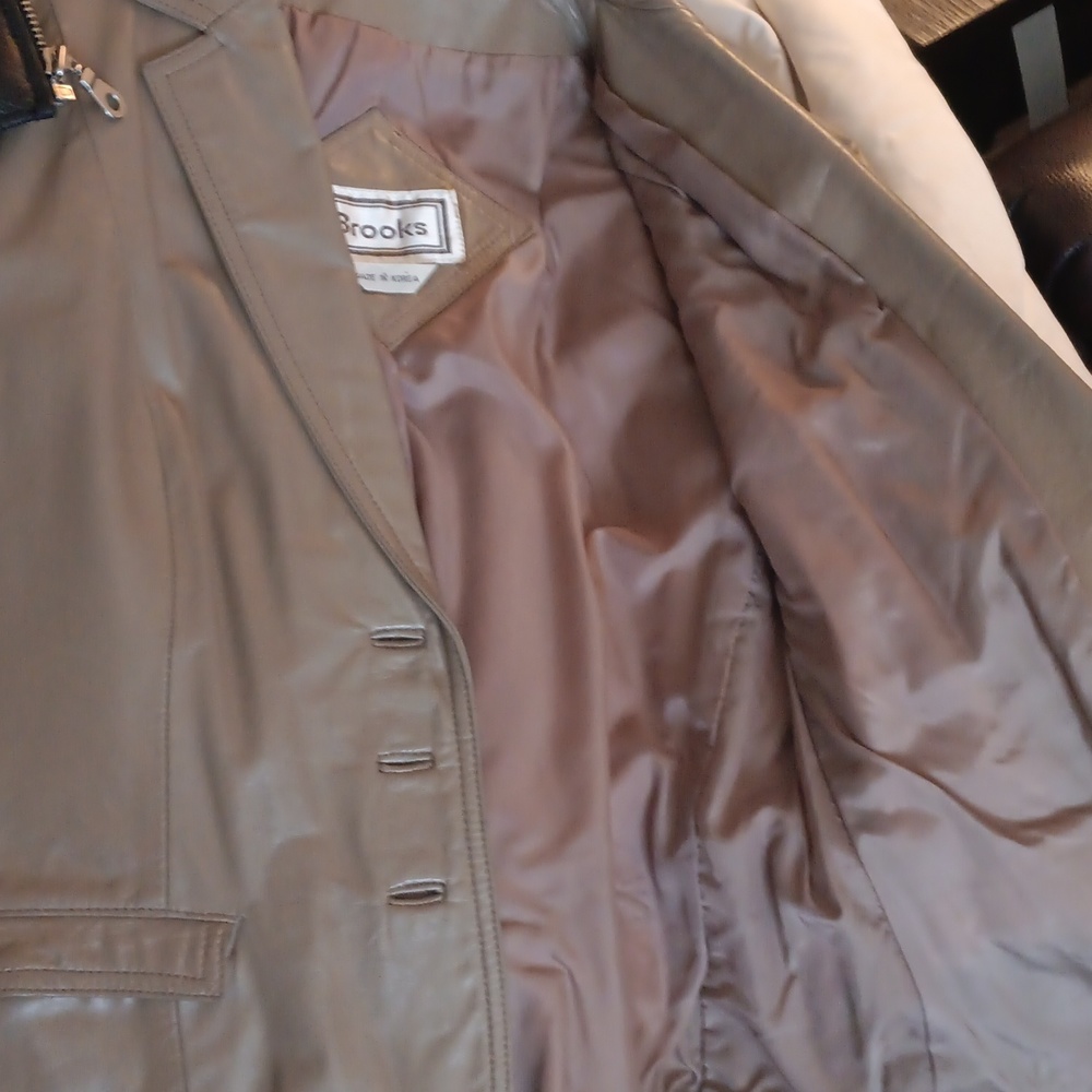 Jacket Brooks - Picture 2 of 3